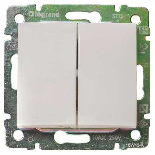 Выключатель двухклавишный СП Legrand Valena белый