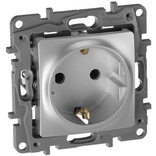 Розетка одинарная СП Legrand Etika с заземлением алюминий
