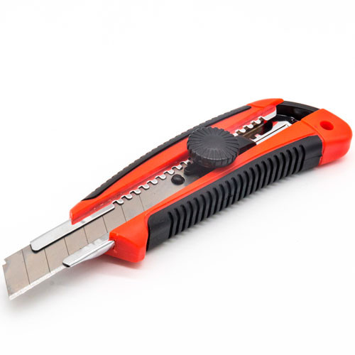 Нож канцелярский усиленный  двухкомп ,  обрезин ручка винт, фиксатор 18 мм